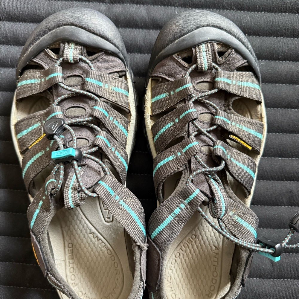 KEEN Women's Newport H2 Water Shoes in Brown and Teal